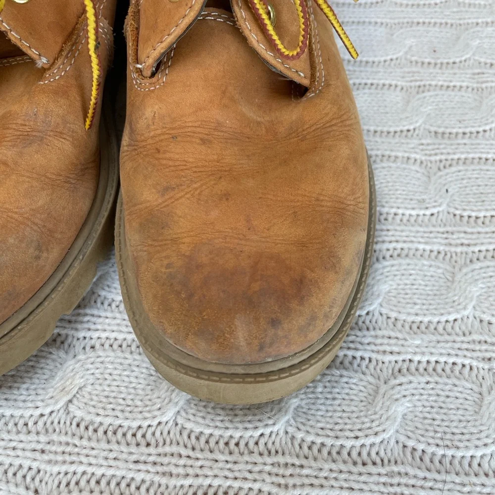 Timberland sz 4.5 tan wheat leather work boots. Pre-owned with scuffs/marks